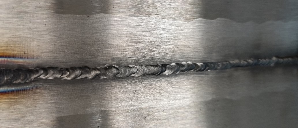Imagine Laser cleaning of welding cords for stainless steel parts